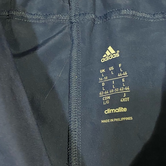 Adidas Women’s Sz L Shorts - Picture 4 of 4